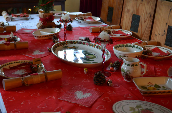 Christmas-homemade-tablescaping-table