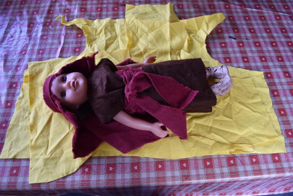 Mesopotamia doll on some cloth